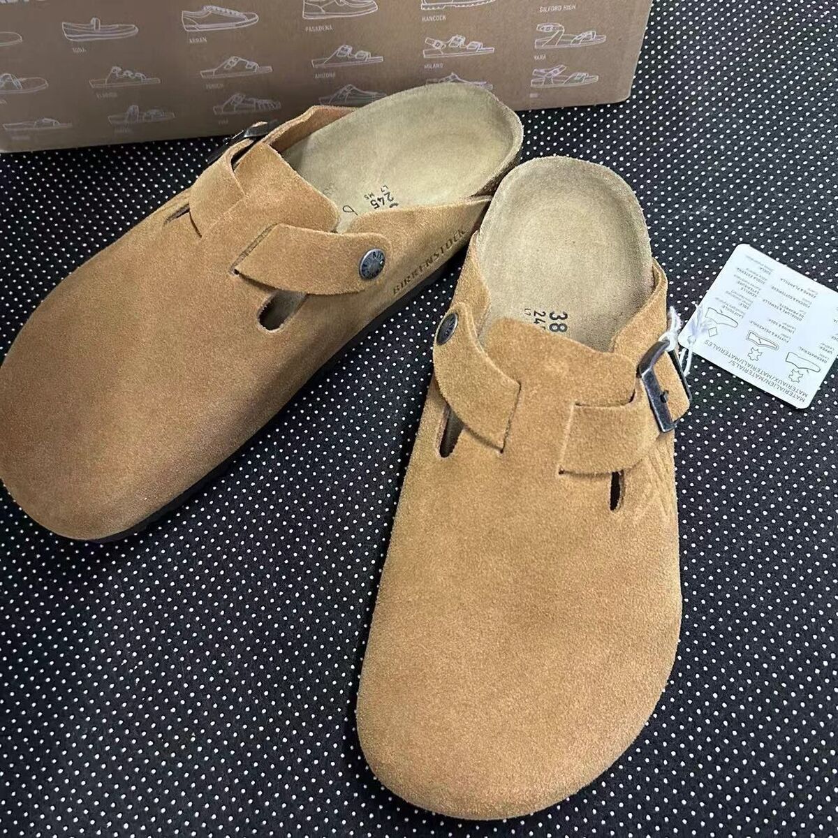 Birkenstock Stussy x Boston Caramel Soft Footbed Unisex Birkenstock Stussy x Boston Caramel Soft Footbed Unisex