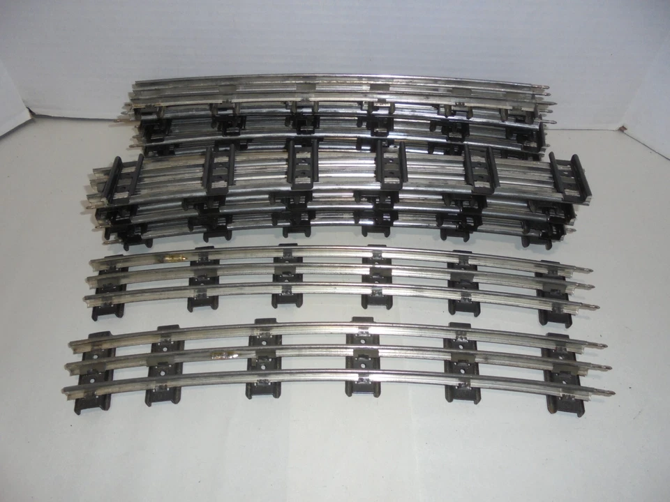 LOT OF 16 O GAUGE O/72 CURVES TO MAKE A FULL CIRCLE SAME AS LIONEL - Image 2 of 3