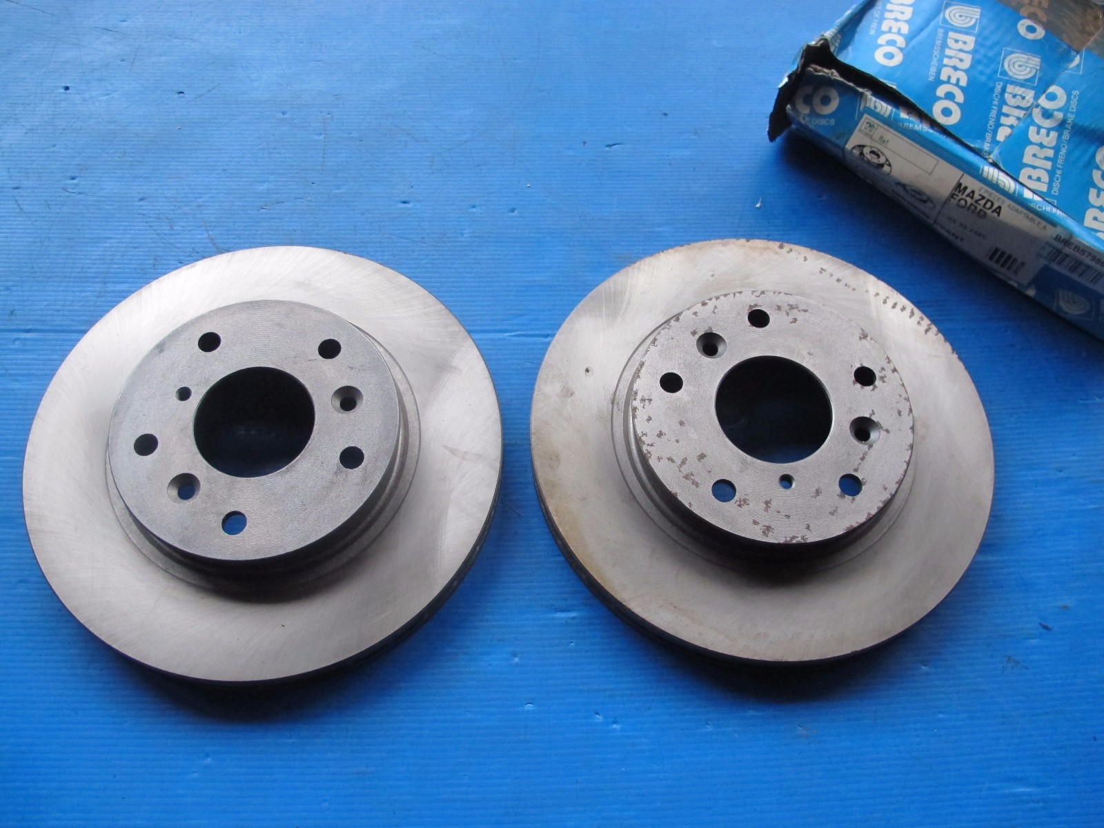 Disques de freins avant Breco en fonte haute résistance pour la longévité mécanique de la Mazda 626