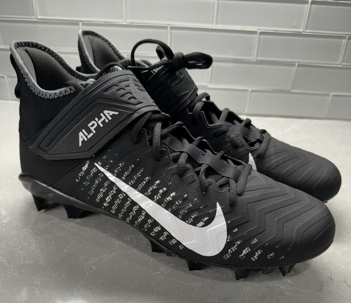 Size 13 Nike Alpha Menace Pro 2 Mid Football Cleats AQ3209 