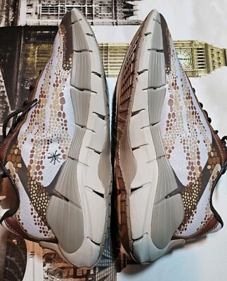 Size 10.5 - Reebok Jurassic World x Zig Kinetica 2.5