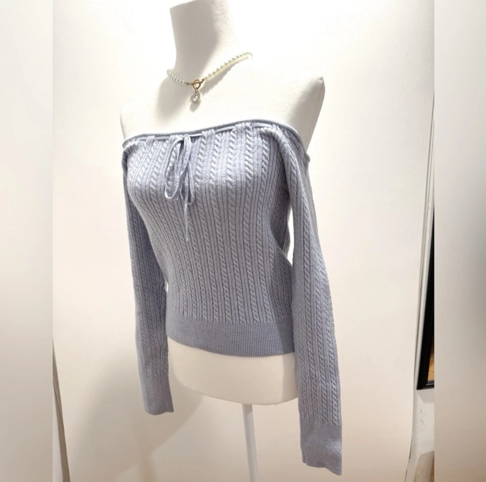 Suéter Hollister Azul Polvoriento Fuera del Hombro Tejido con Cable Talla Grande Foto 2 de 4