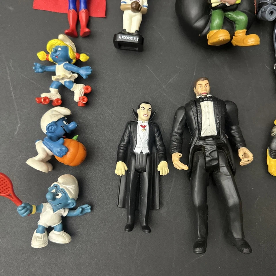 Lot of  33 Vintage toys Smurfs, Transformers, The Mask , Buzz Lirghtyear And + - Image 2 of 4