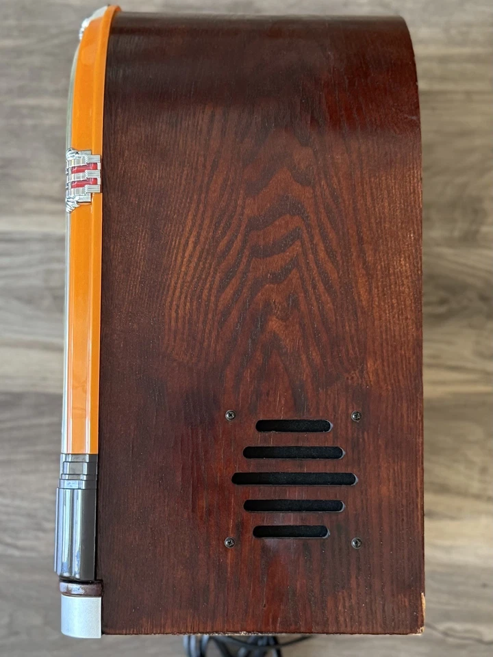 Crosley/Wurlitzer Jukebox Mini Bubbler Model: WR-18 WORKS GREAT - NO REMOTE - Image 3 of 4