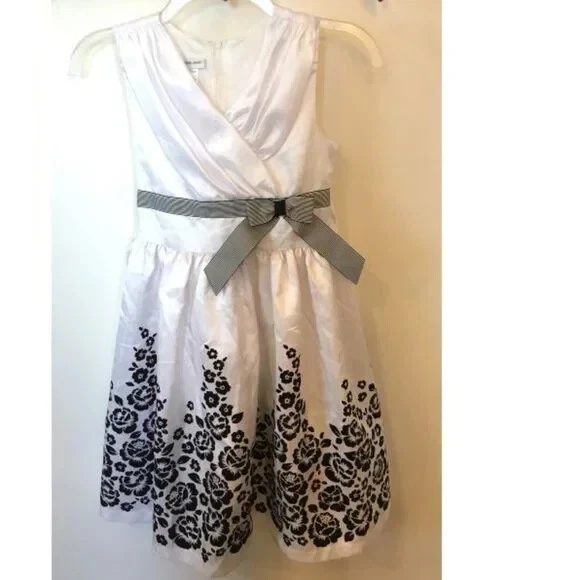 Robe Sans Manches Fille Bonnie Jean – Imprimé Floral Noir Et Blanc – Taille 5 – Occasion TB