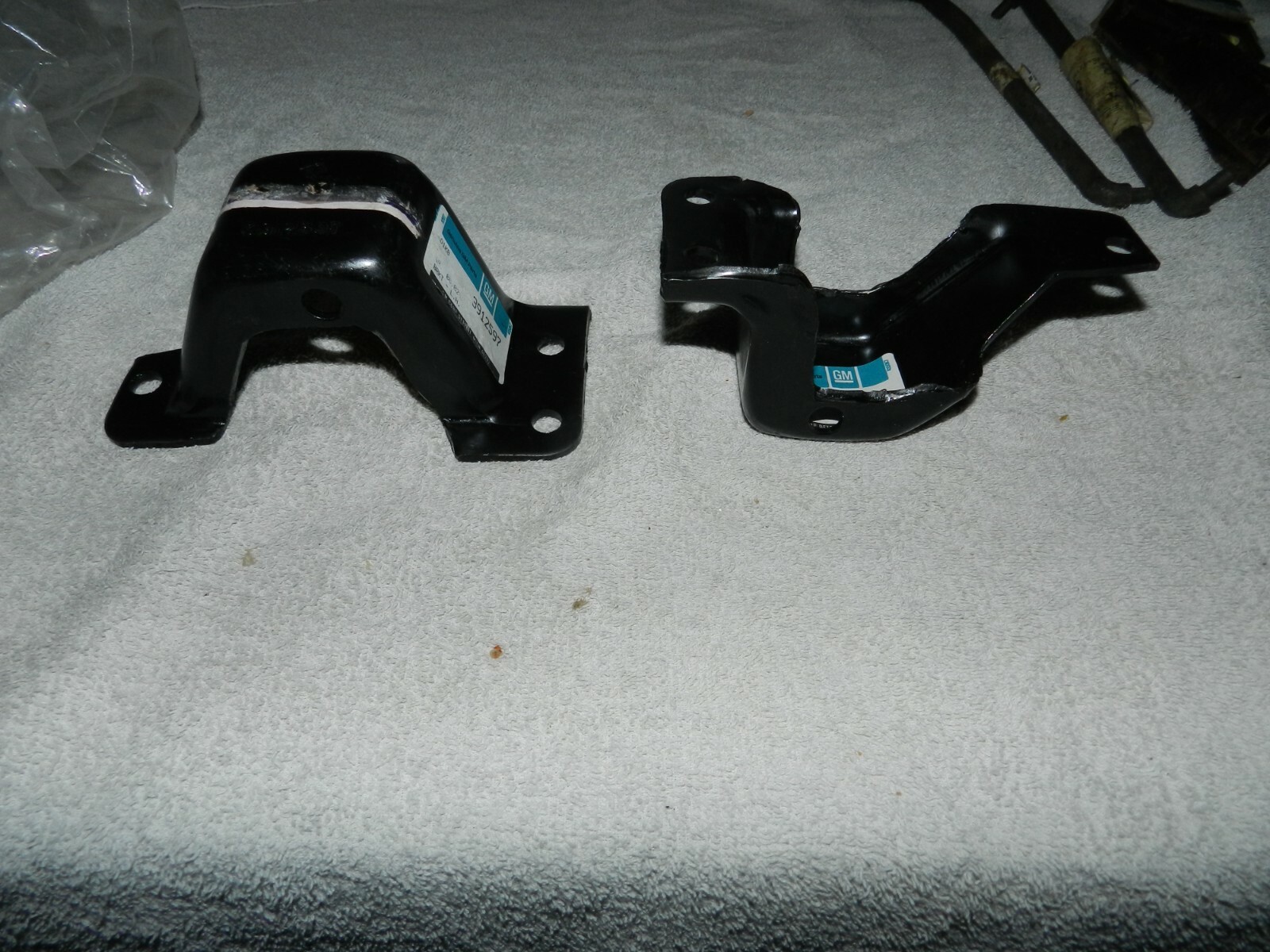 NOS 1967/68 CHEVY CAMARO Nova BB Engine frame Mounts 3912597  