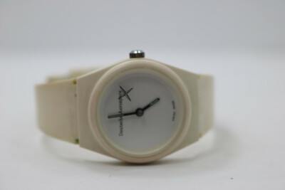 Vintage Womens Deutsche Aerospace White Swiss Quartz Watch New Battery