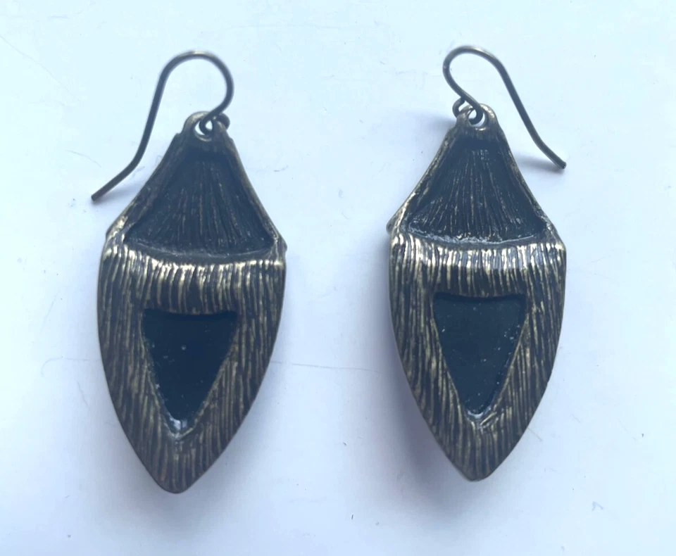 Pendientes punta lanza negra gruesa Forever 21 vintage. Caja de regalo Foto 4 de 4