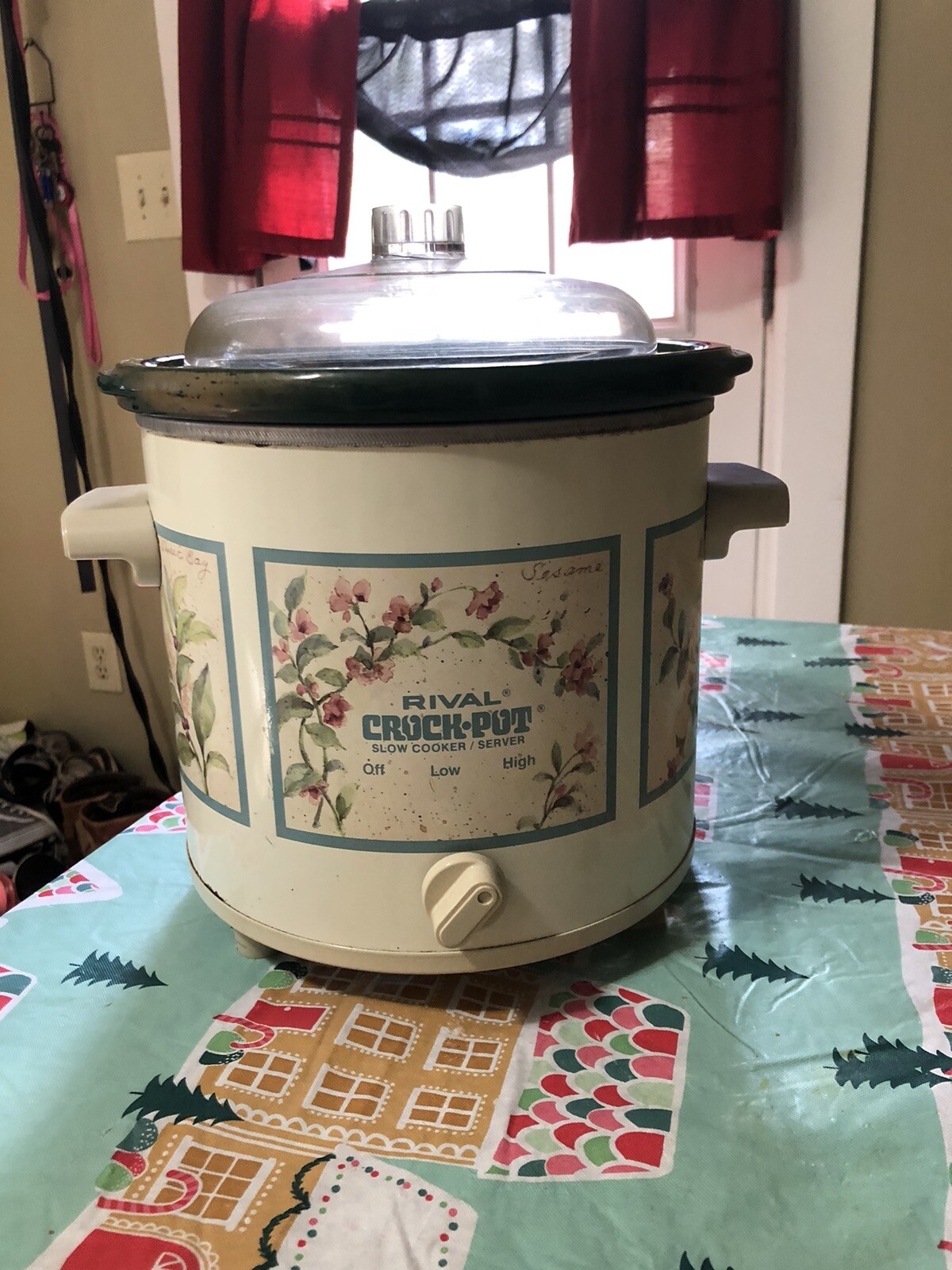 Vintage RIVAL Crock Pot 3.5 Qt Slow Cooker Model 3150 with Sesame Flower Works 3-Piece Set  
