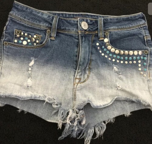 Pantalones cortos Kendall & Kylie Junior Talla 0, Distressed, y decorados. lindo, diseño K & K |