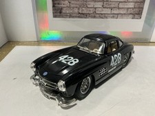 1/24 BURAGO - MERCEDES-BENZ 300-SL 428 PAINT ISSUES