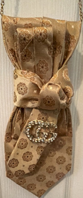 GUCci Gold Beige Floral Necktie for Women