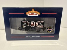 Bachmann 37-075K3 00 Gauge 7 Plank End Door Wagon 'Cain' Collectors Club
