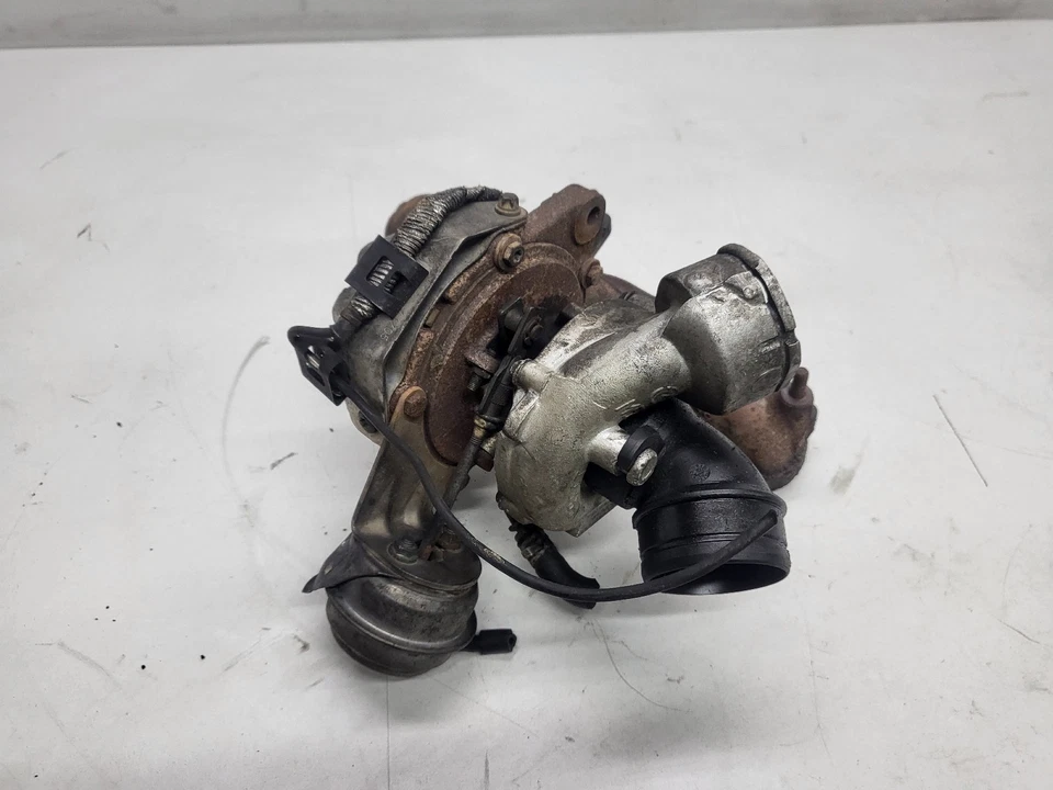 VW Passat B6 2.0 TDI - Turbolader Turbo Abgaskrümmer 03G253014N (09) - Bild 3 von 4