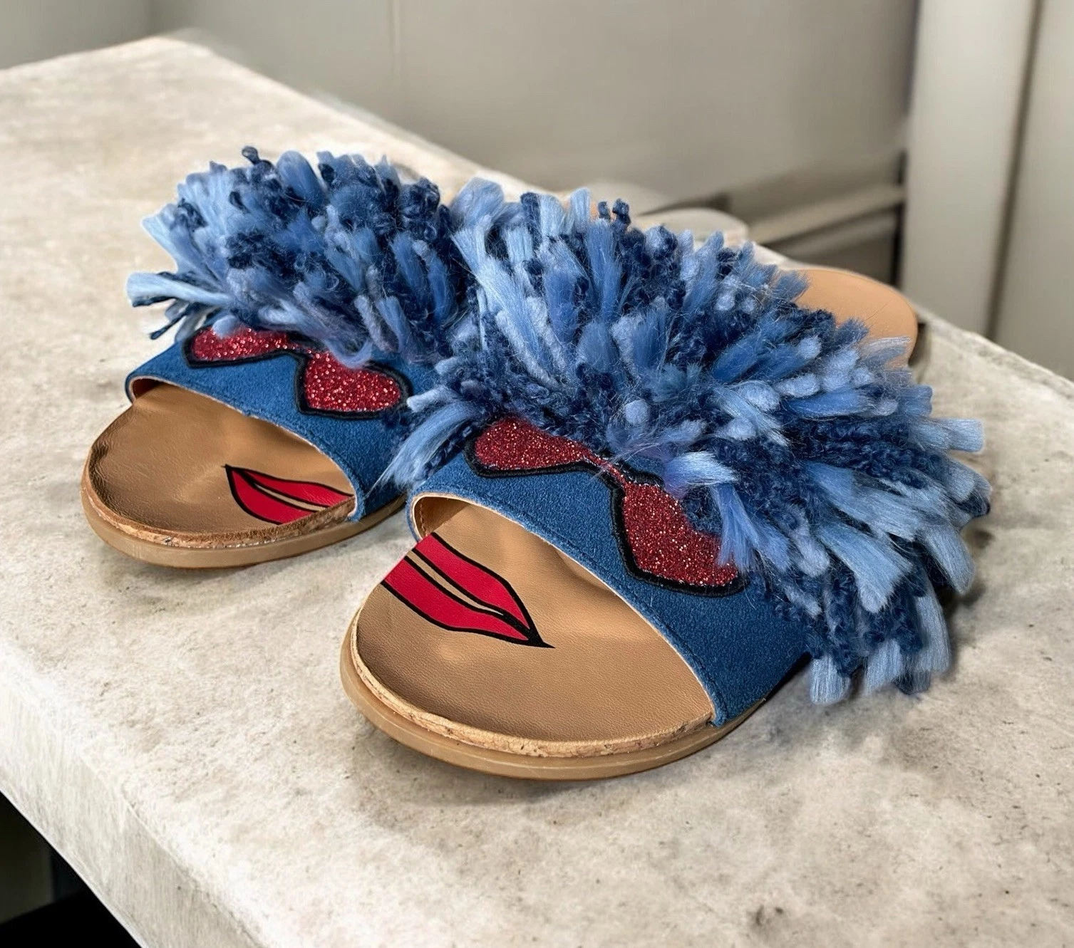 Sandali UGG slide salice blu denim pom filato frange rosso glitter cuori labbra tg 5