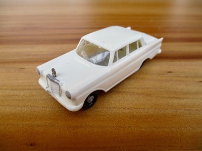 Siku Plastik V Serie V190 Mercedes W110 190 / D Heckflosse  ca. 1:60 50er 60er
