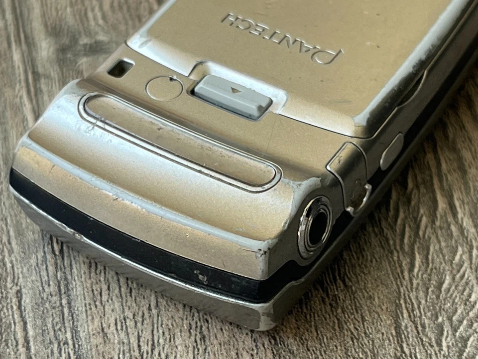 Retro Pantech PG-3600 GSM Mobile Phone Silver color For collectable - Image 2 of 4