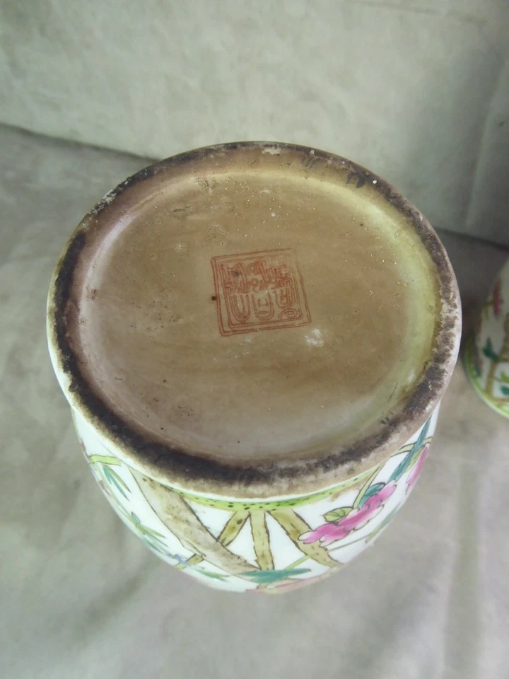 PAIRE DE VASES en porcelaine de CHINE. - Photo 2/4