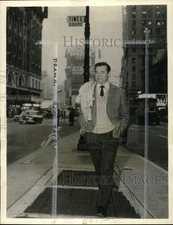 1961 Press Photo Actor Yves Montand in "My Geisha" - pix20421