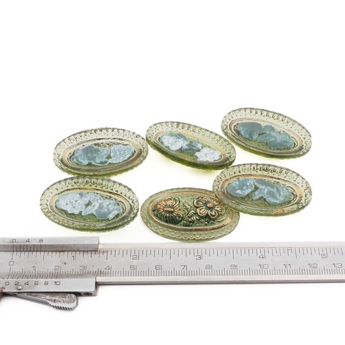 Lotto (6) cabochon in vetro verde floreale ovale bottoni senza gambo 42x25 mm ceco - Foto 3 di 3
