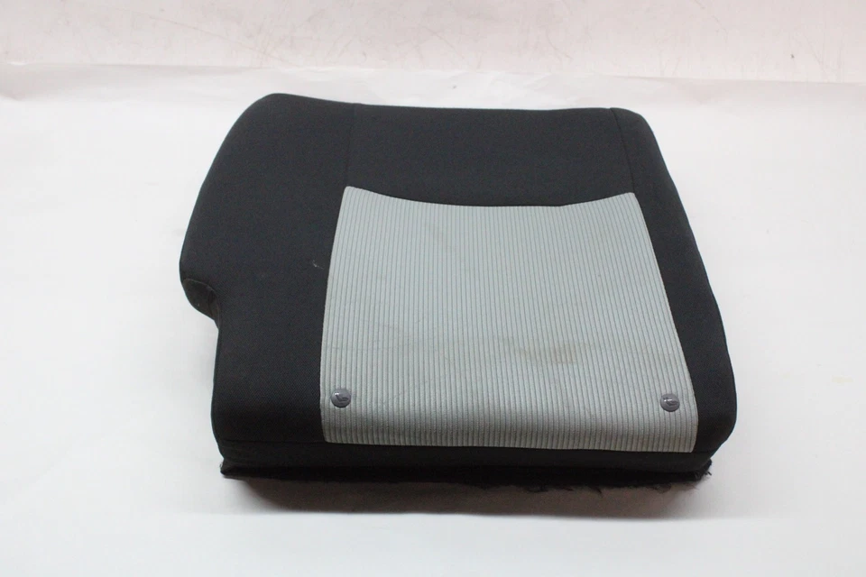 2014 TOYOTA PRIUS C REAR RIGHT UPPER SEAT CUSHION OEM 12 13 14 - Image 2 of 4