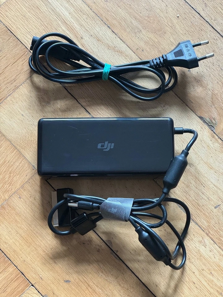 DJI 100W Ladegerät (PH4C100) Schwarz – Original für Phantom 4 Pro Obsidian