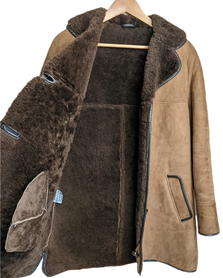 60s 70s Vintage Sheepskin Coat Womens Size 12 Brown Boho Shearling  - Image 3 of 4