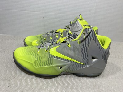 Nike Lebron 11 Maison Du Lebron Collection Mens Size Metallic Luster  Volt