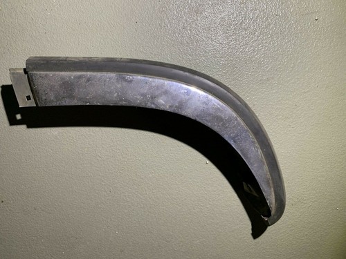 BMW E3 Stossstangenecke Vorne rechts 51111800024