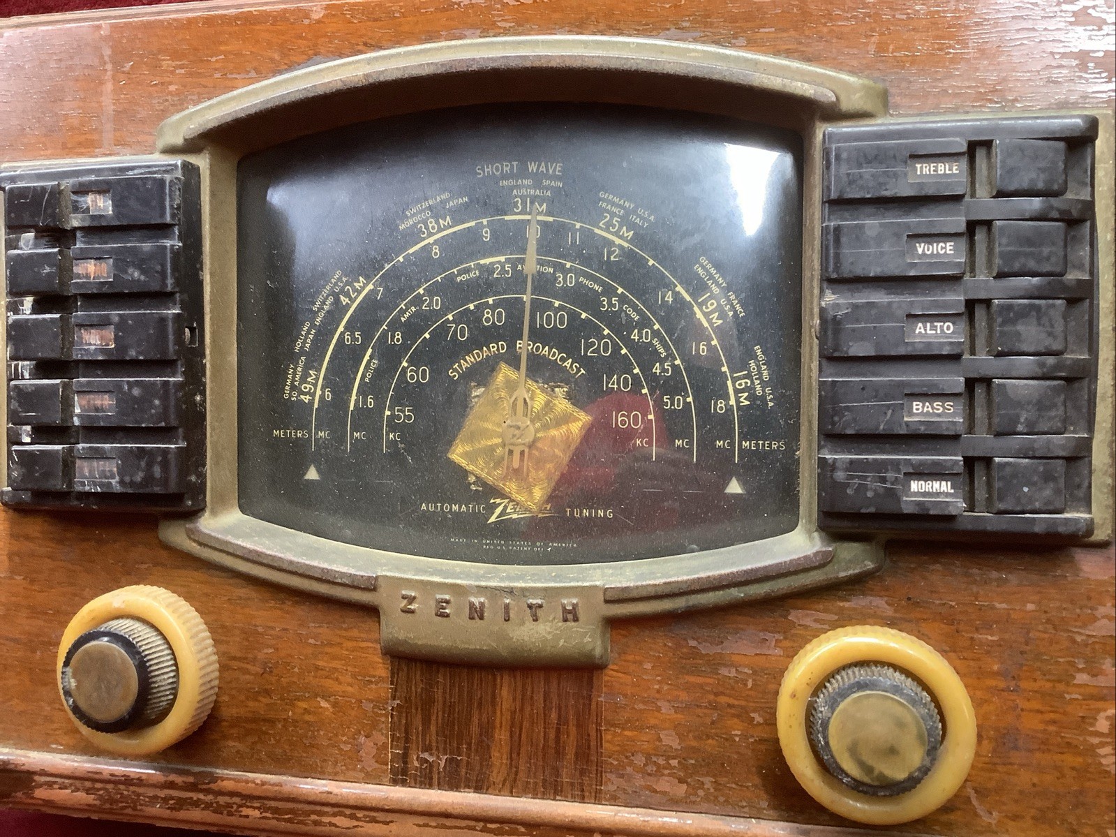 1942 ZENITH RADIO WOOD Model 7S633R Black Dial SW BC Multi Bands Automatic Solid