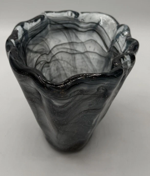 Jarrón remolino de cristal de Murano negro y dorado Foto 2 de 4