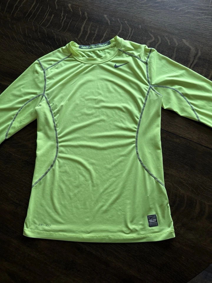 Camisa de Combate Nike Pro Para Hombres S Manga Larga Verde Voltio Ajustada Dri-Fit Gimnasio Pullover Foto 3 de 4