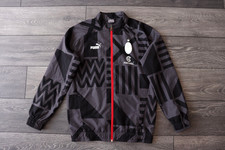 CHAQUETA DEPORTIVA AC MILAN ITALY 2022-2023 PRE-PARTIDO GRIS CREMALLERA COMPLETA HOMBRE PEQUEÑA