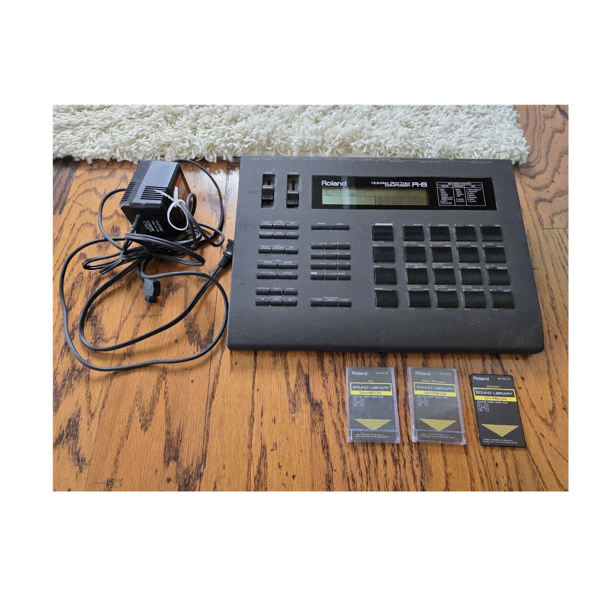 Roland R-8M サウンドモジュール 音出し動作確認済み。 【公式通販】