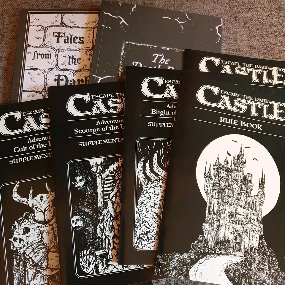 Escape the Dark Castle Collectors Box With 3 Expansions and Extras - Image 4 of 4