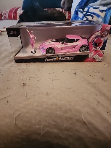 Jada Power Rangers Pink Ranger & Toyota Ft-1 Concept 1/24, collectible toy cars