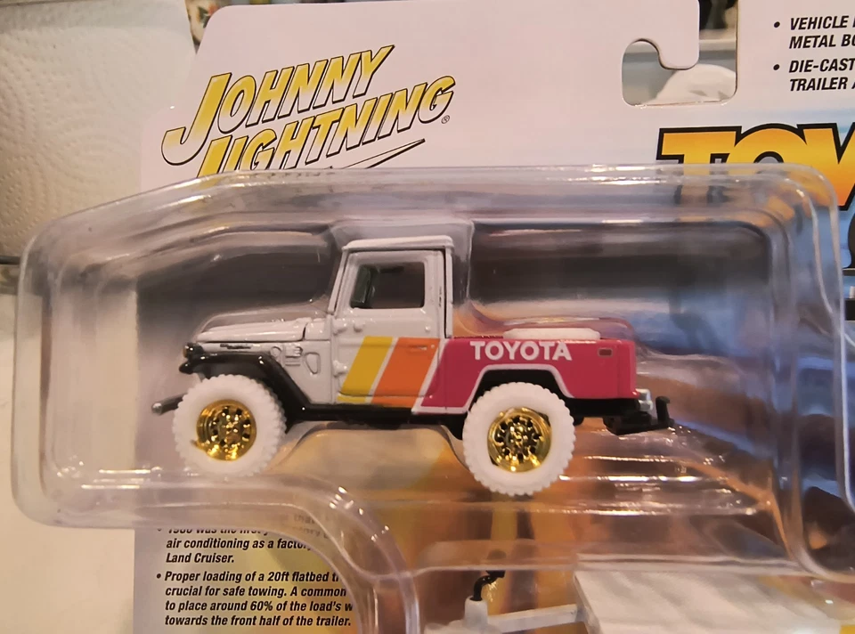 Johnny Lightning White Lighting 1980 Toyota Land Cruiser Flatbed Trailer Haulers - Image 2 of 4
