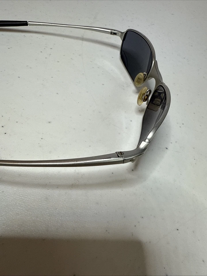 Gafas de sol Oakley Square Wire 2.0 plateadas hielo iridio bisagra de resorte *LEER* Foto 4 de 4