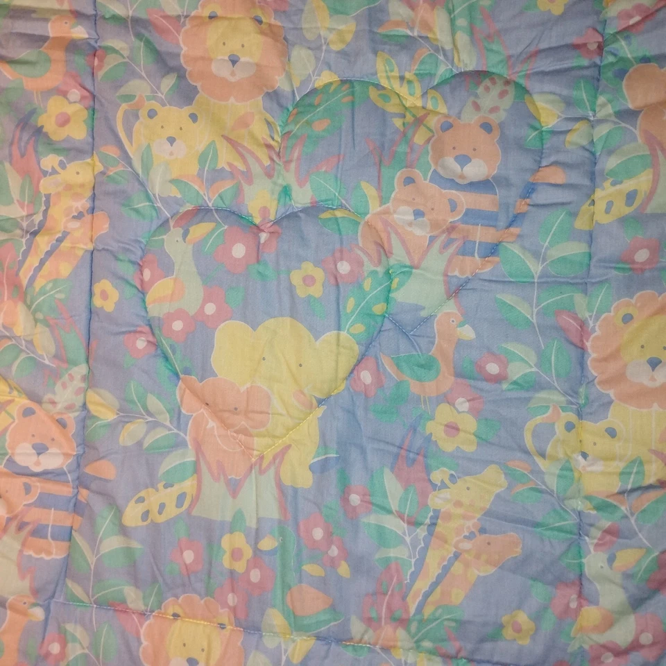 Edredón Edredón Bebé Selva Vintage Cuna Animal Volantes Corazón Verde azulado Niño Niña Usado en Excelente Condición Foto 3 de 3