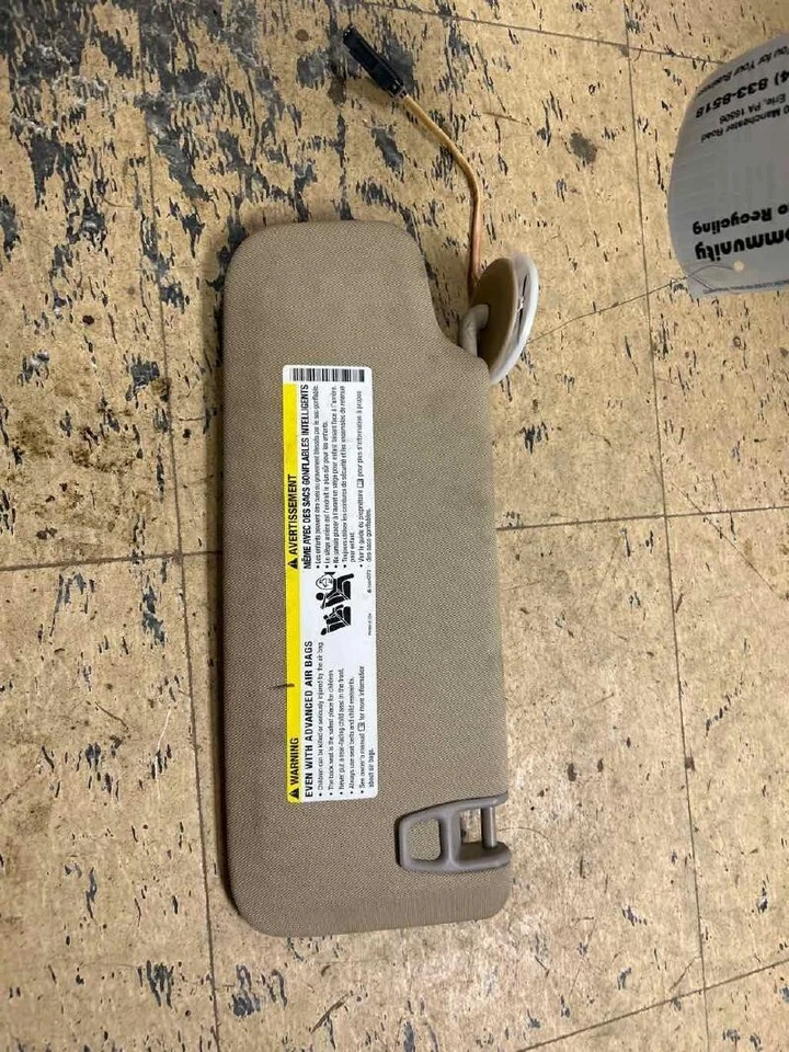 2010-2015 Buick Lacrosse LH Driver Side SunVisor with Light Mirror TAN Color OEM - Изображение 4 из 4