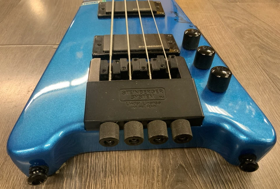 4-струнная стандартная электрическая бас-гитара Steinberger Spirit XT-2 без головы морозно-синяя сумка - Изображение 4 из 4