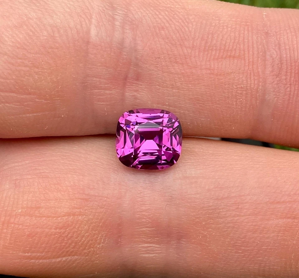 Натуральный малайский гранат россыпью драгоценный камень 3,75 карата, огранка подушка, сертификат GFCO - Изображение 2 из 4