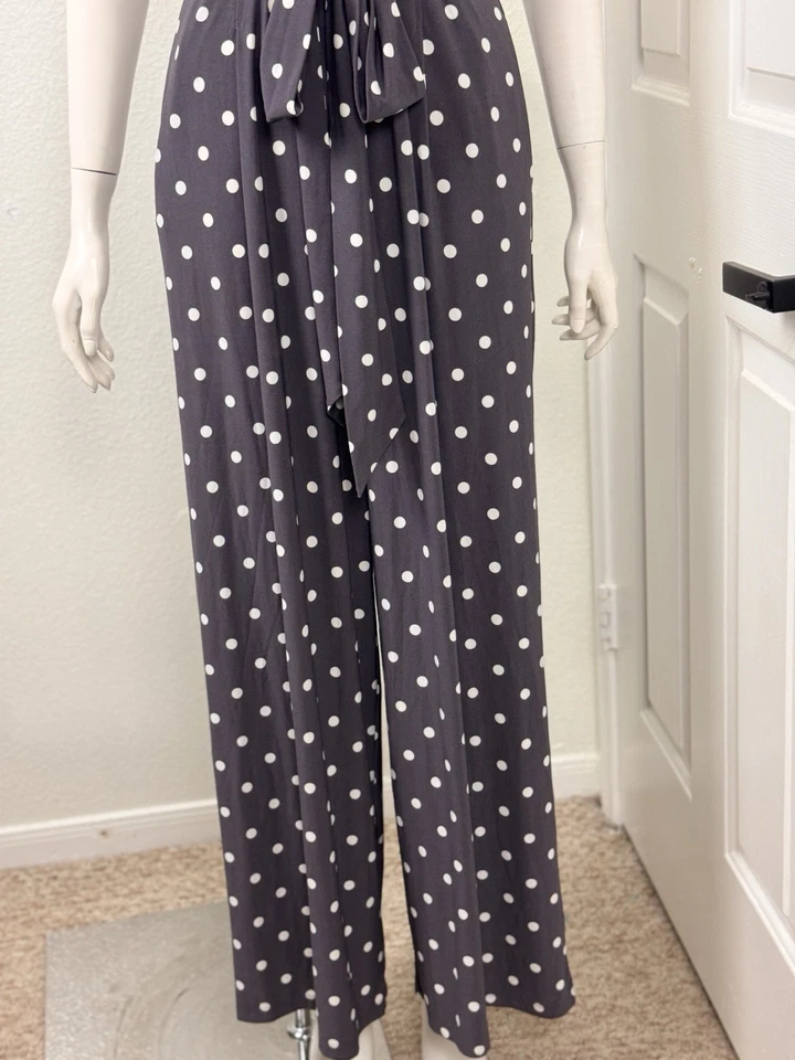 Macacão Lauren Ralph Lauren 8 bolinhas perna larga sem mangas azul marinho e branco - Imagem 3 de 4