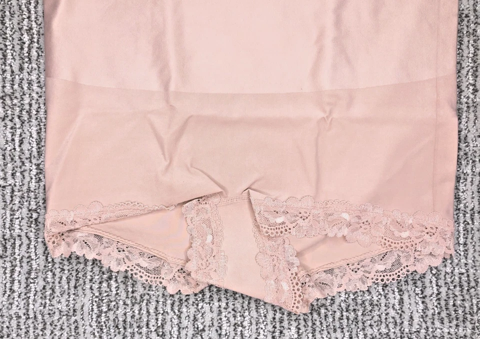 Victoria's Secret NUEVO CON ETIQUETAS XL Beige Suave Brillo Boyshort Panty Prendas moldeadoras Encaje Foto 2 de 4