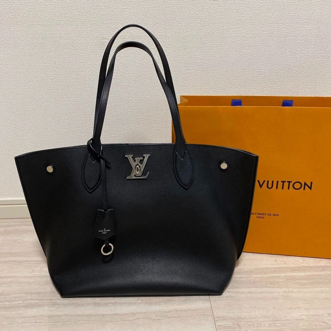 LOUIS VUITTON Authentic Women's Lock Me Go Tote Bag Black Leather  M55028