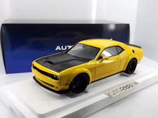 AUTOart 1:18 scale Dodge Challenger SRT Hellcat Widebody (Yellow) 71737