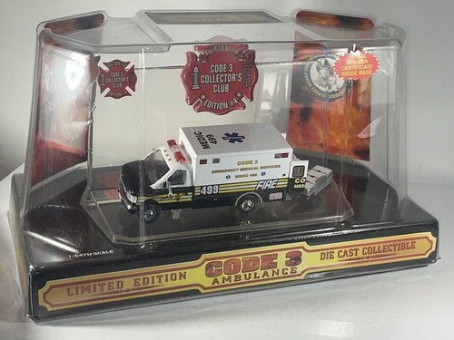 CODE 3 CHIEF'S EDITION # 4 FORD E-350 AMBULANCE MEDIC 1:64 LIMITED EDITION 12253 - Picture 10 of 10