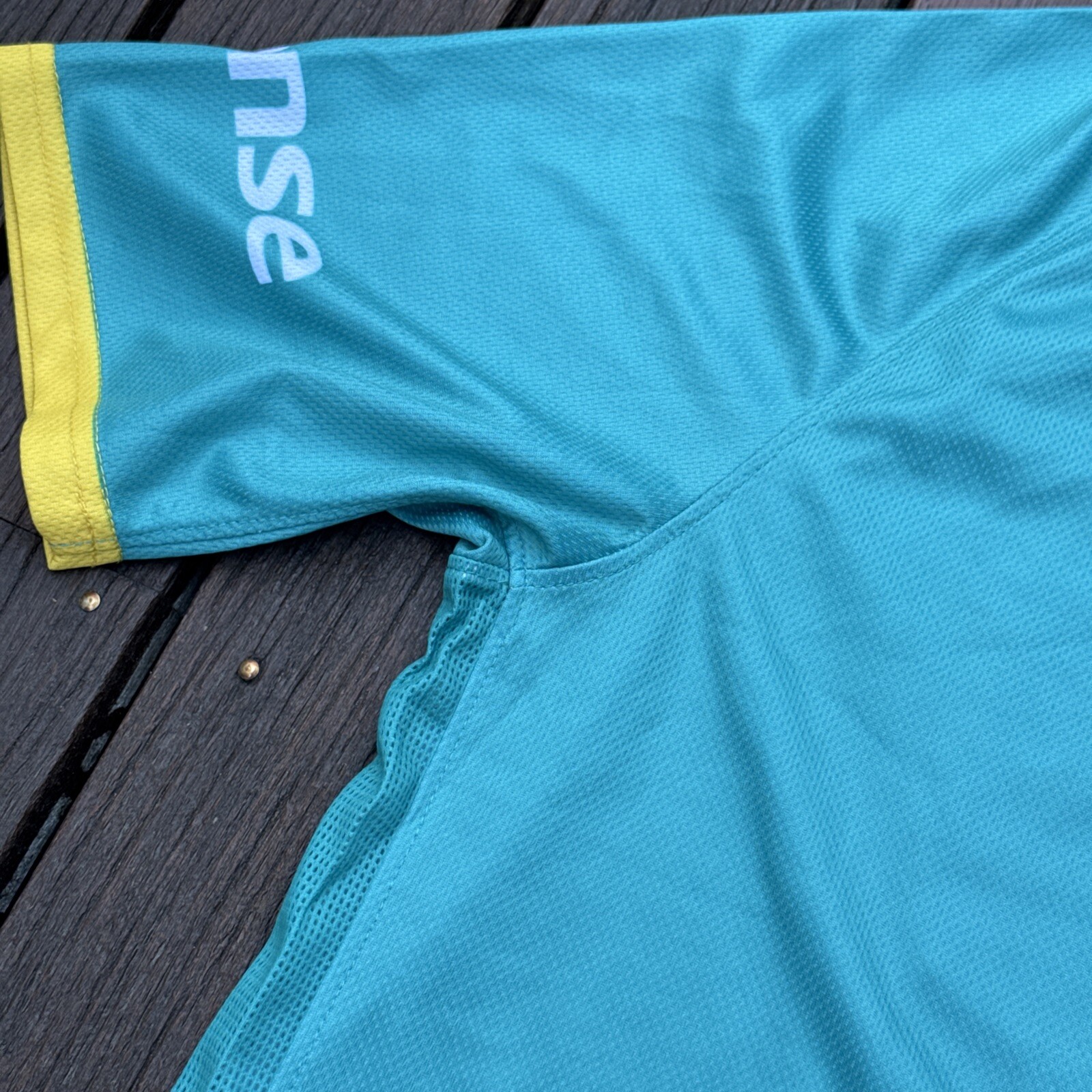 Rare World Cup soccer Jersey Medium Beautiful 2018 blue yellow hisense image 4