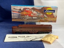 Vtg Athearn Trains in Miniature HO Model Diesel Passenger Locomotive in Box 3304