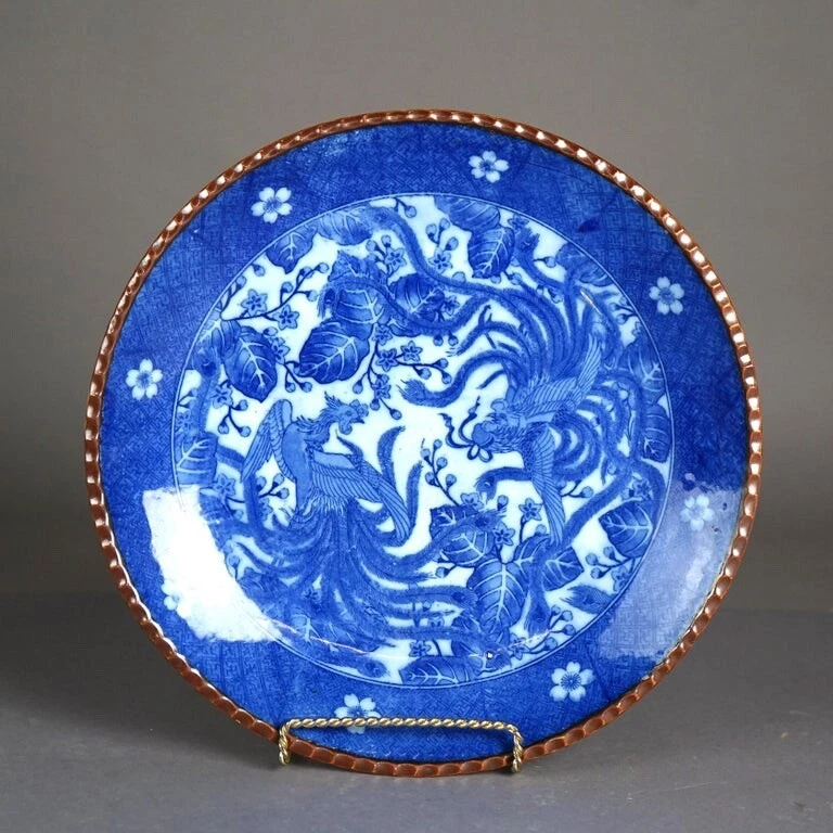 Antiguo cargador de porcelana Imari Meiji azul y blanco con pájaros alrededor de 1910 Foto 2 de 4